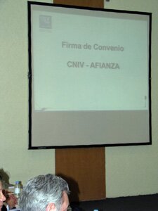 Firma del Memorándum de entendimiento entre la International Apparel Federation (IAF) y la Cámara Nacional de la Industria del Vestido.