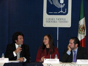 Firma del Memorándum de entendimiento entre la International Apparel Federation (IAF) y la Cámara Nacional de la Industria del Vestido.